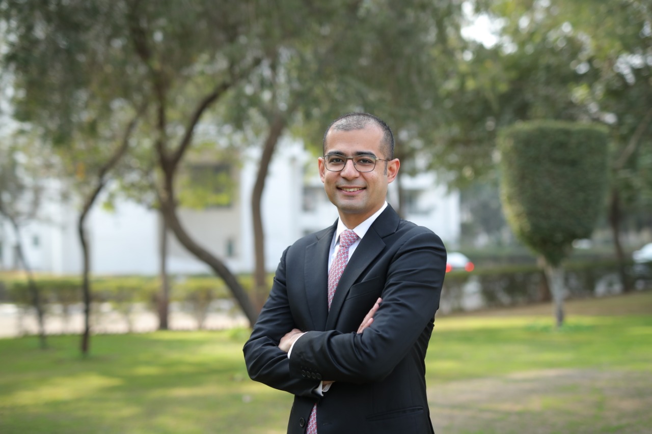 PROFESSIONAL HEADSHOTS